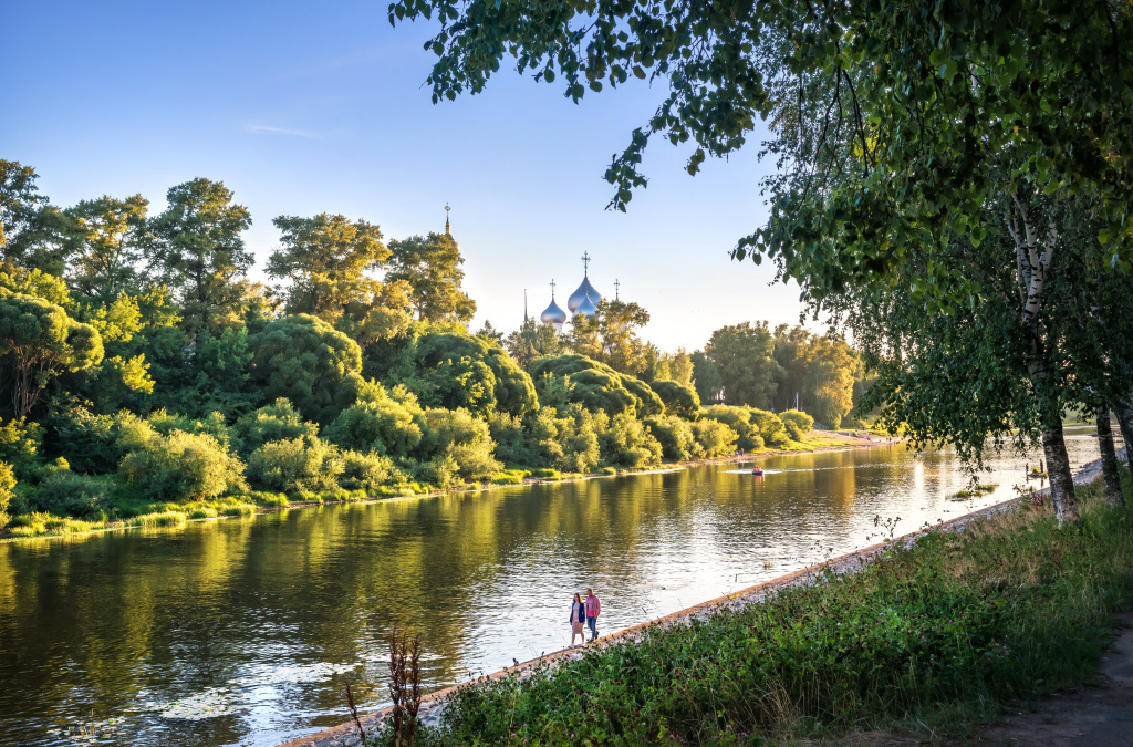 kremlin-river-vologda-light-summer-evening (1).jpg